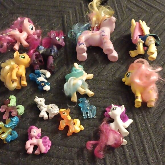 Little Pony - Picture 2 of 3